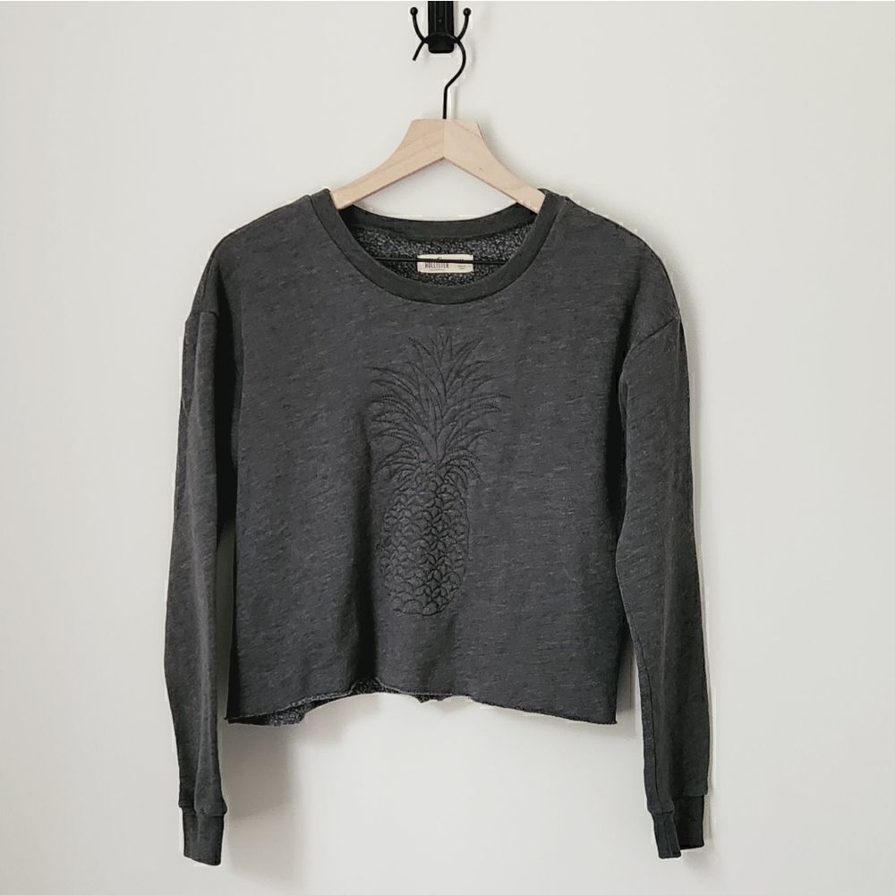Hollister Grey Pineapple Cropped Crew Neck Sweatshirt Size Medium